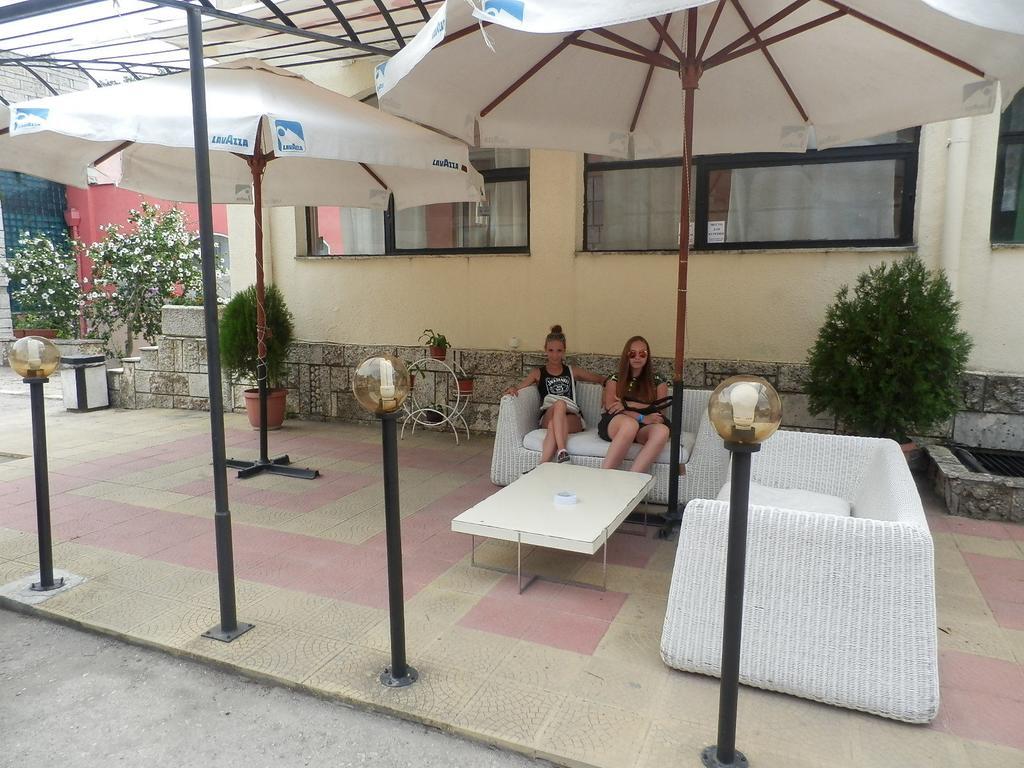 Olimpia Supersnab Hotel バルチク エクステリア 写真